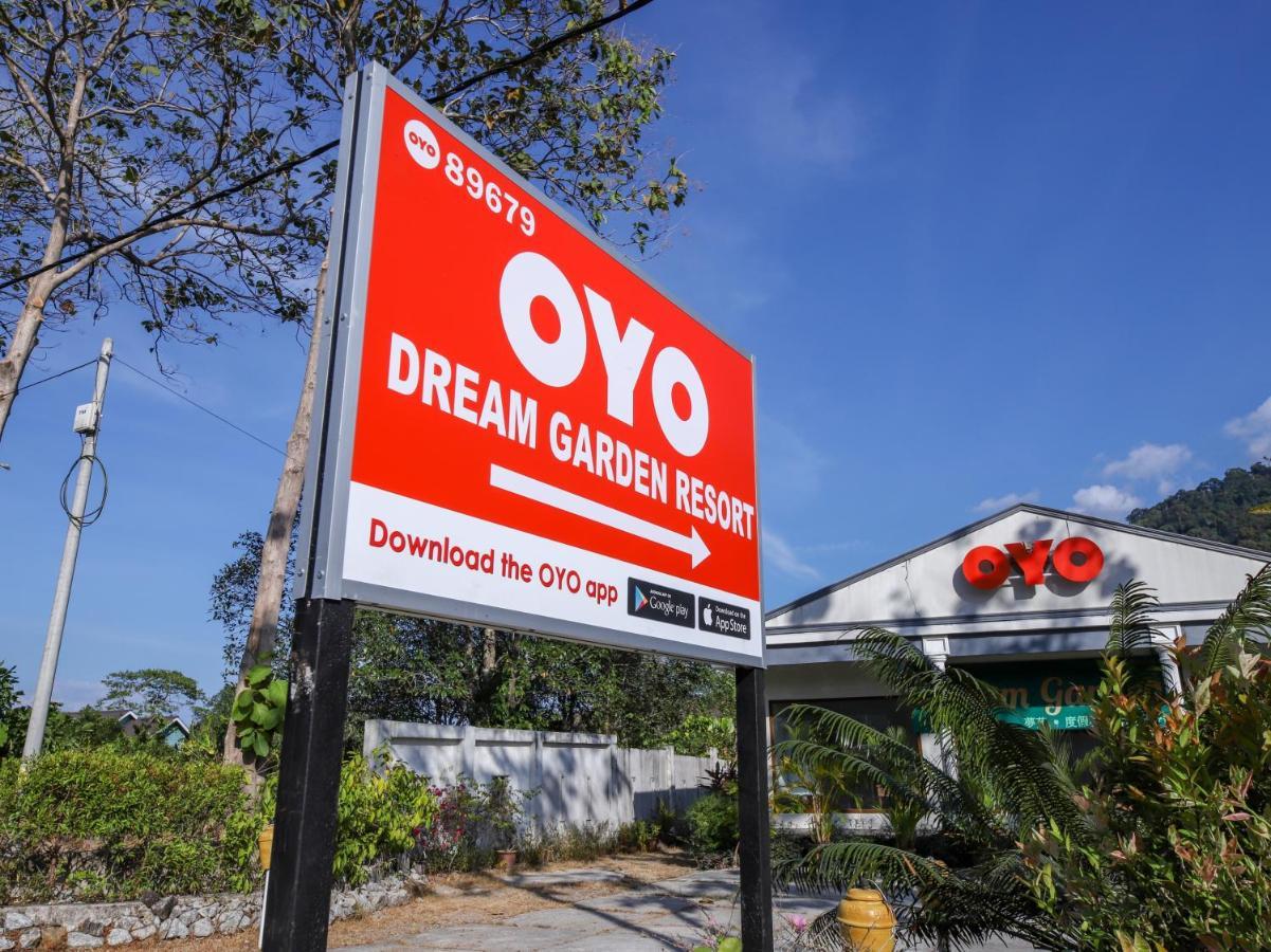 Oyo 89679 Dream Garden Resort Ayer Hangat Экстерьер фото